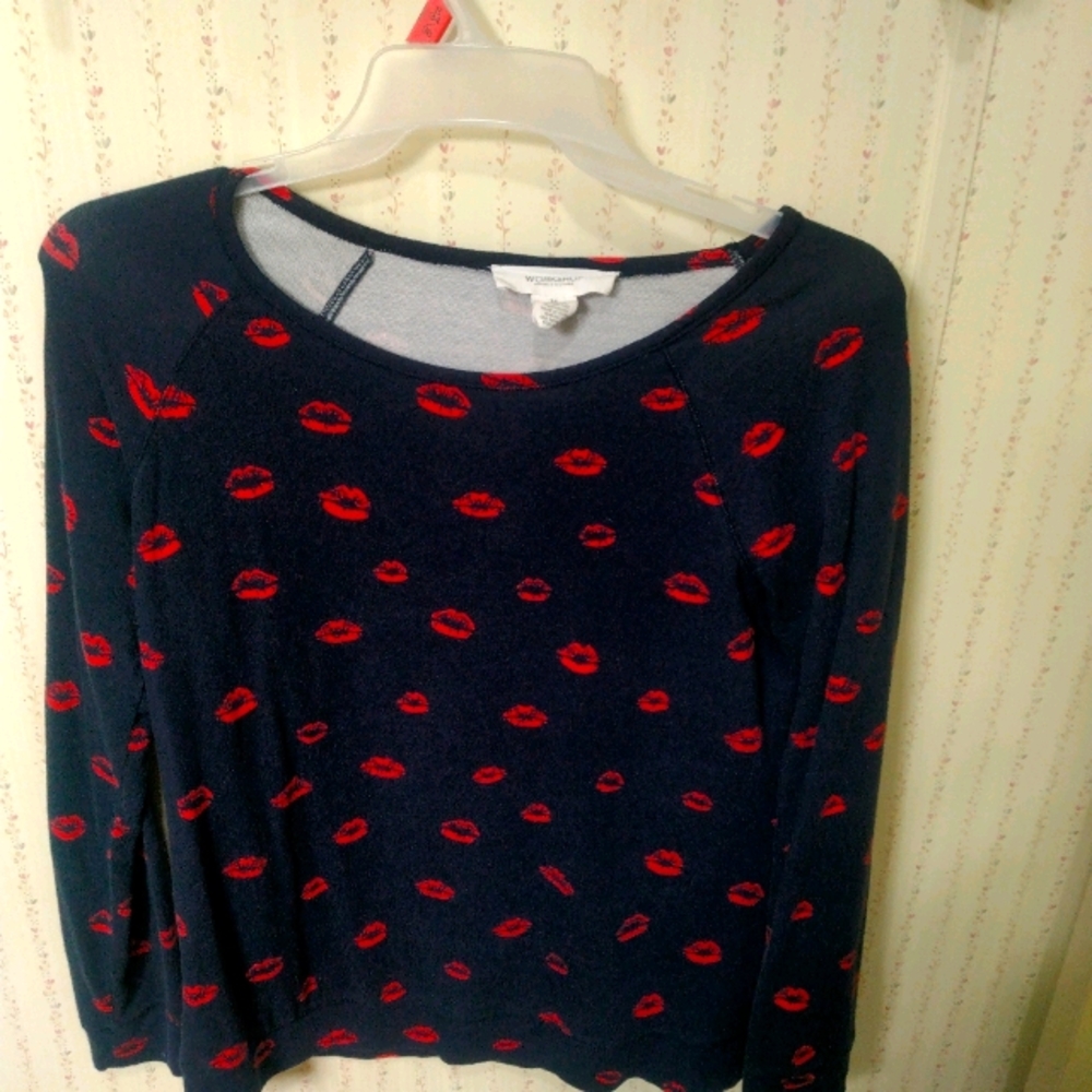 Sweatshirt